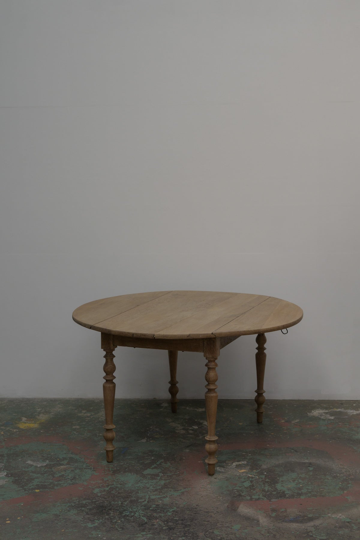 #0642 round table