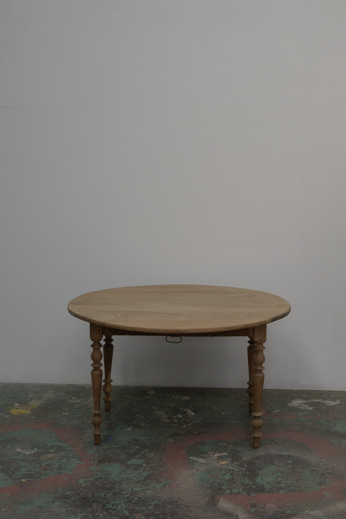 #0642 round table