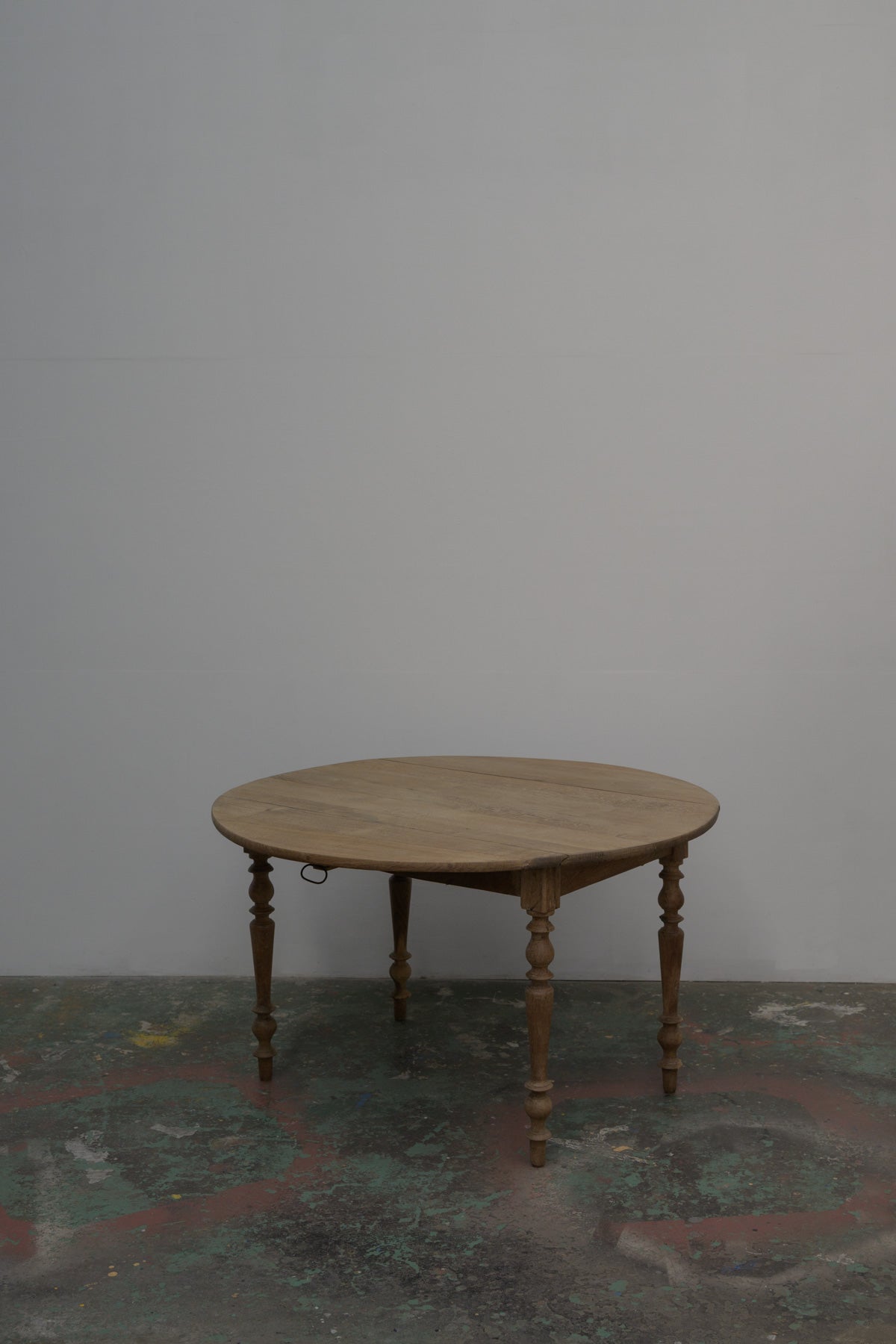 #0642 round table