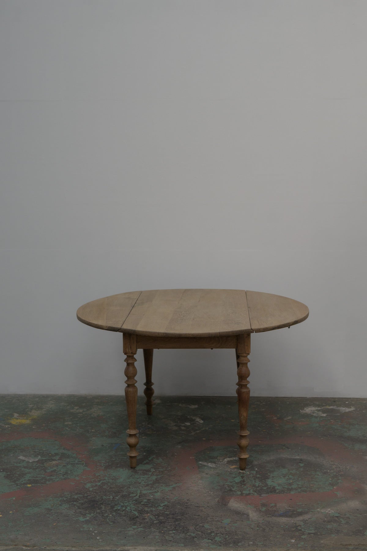 #0642 round table
