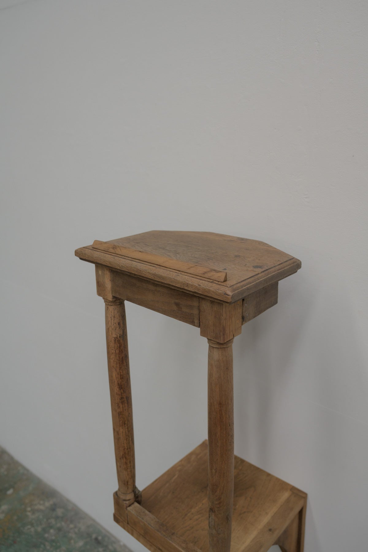 #0645 menu stand