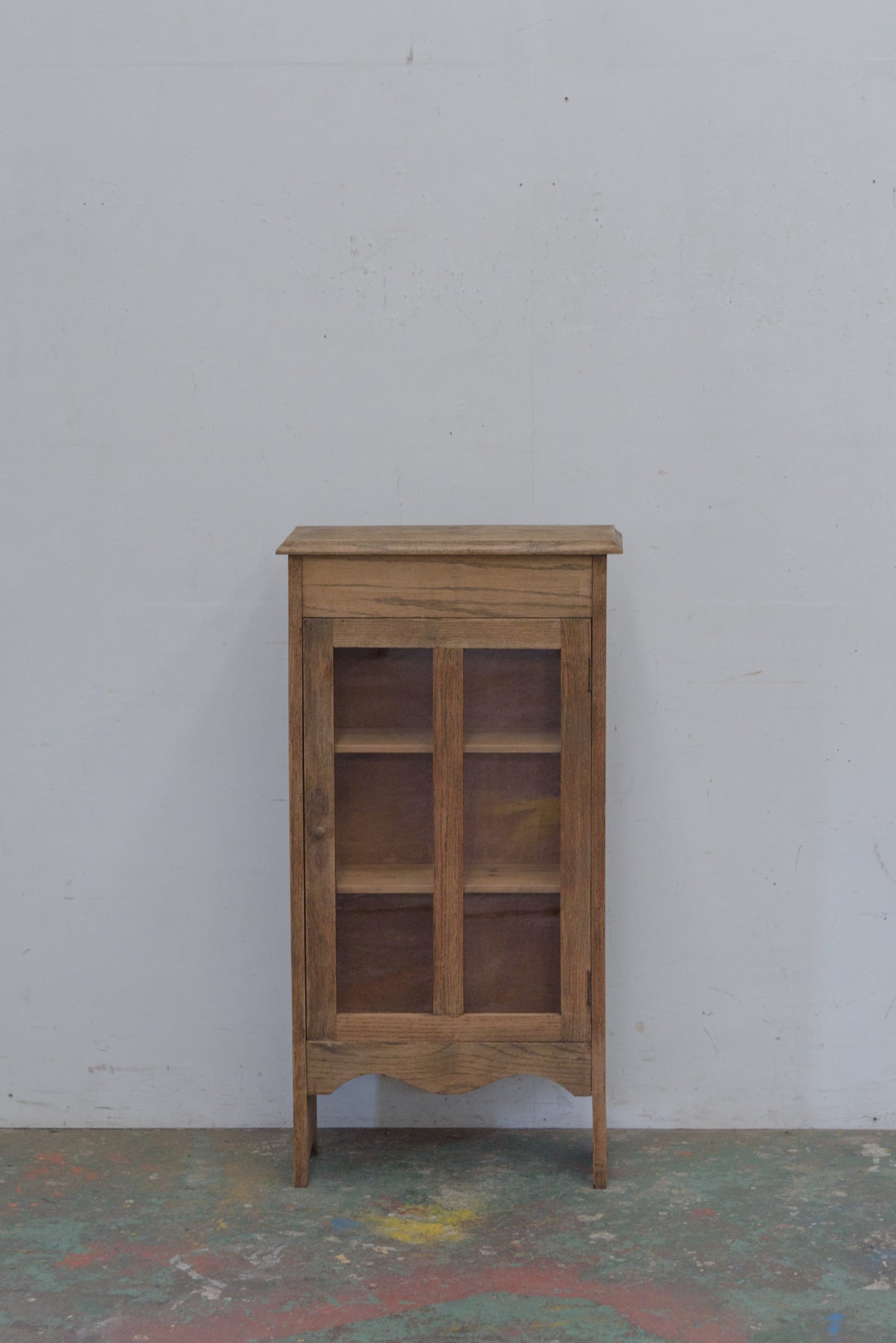 #9426 glass cabinet