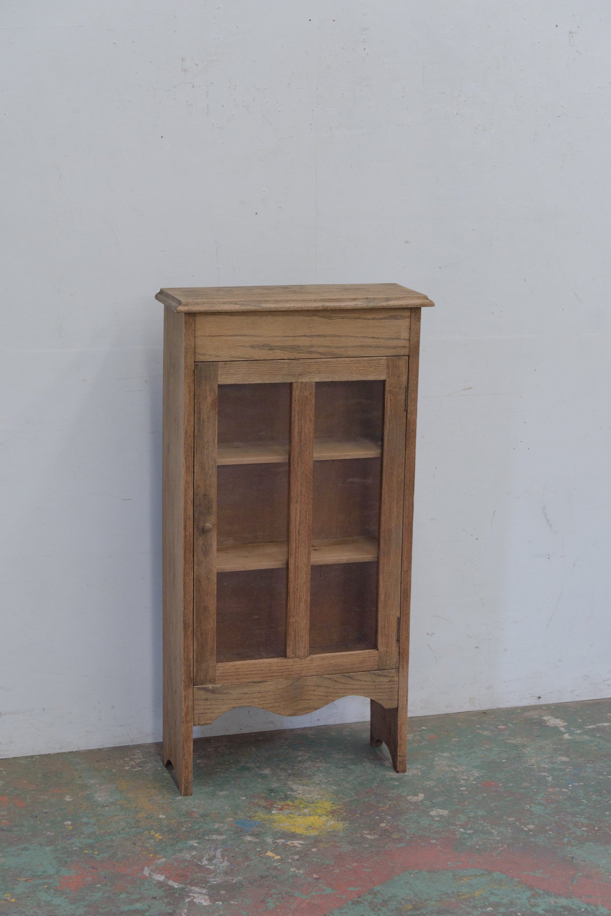 #9426 glass cabinet