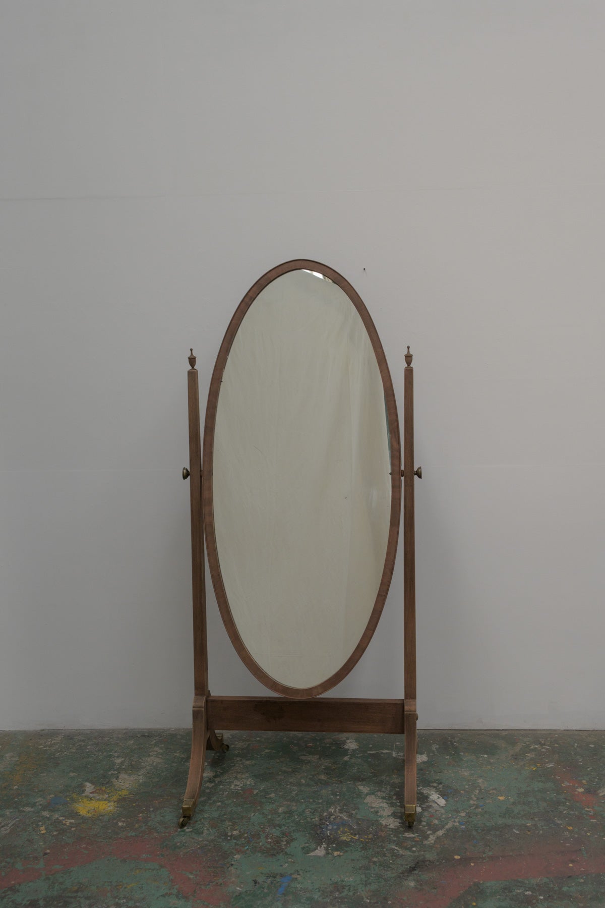 #0663 stand mirror