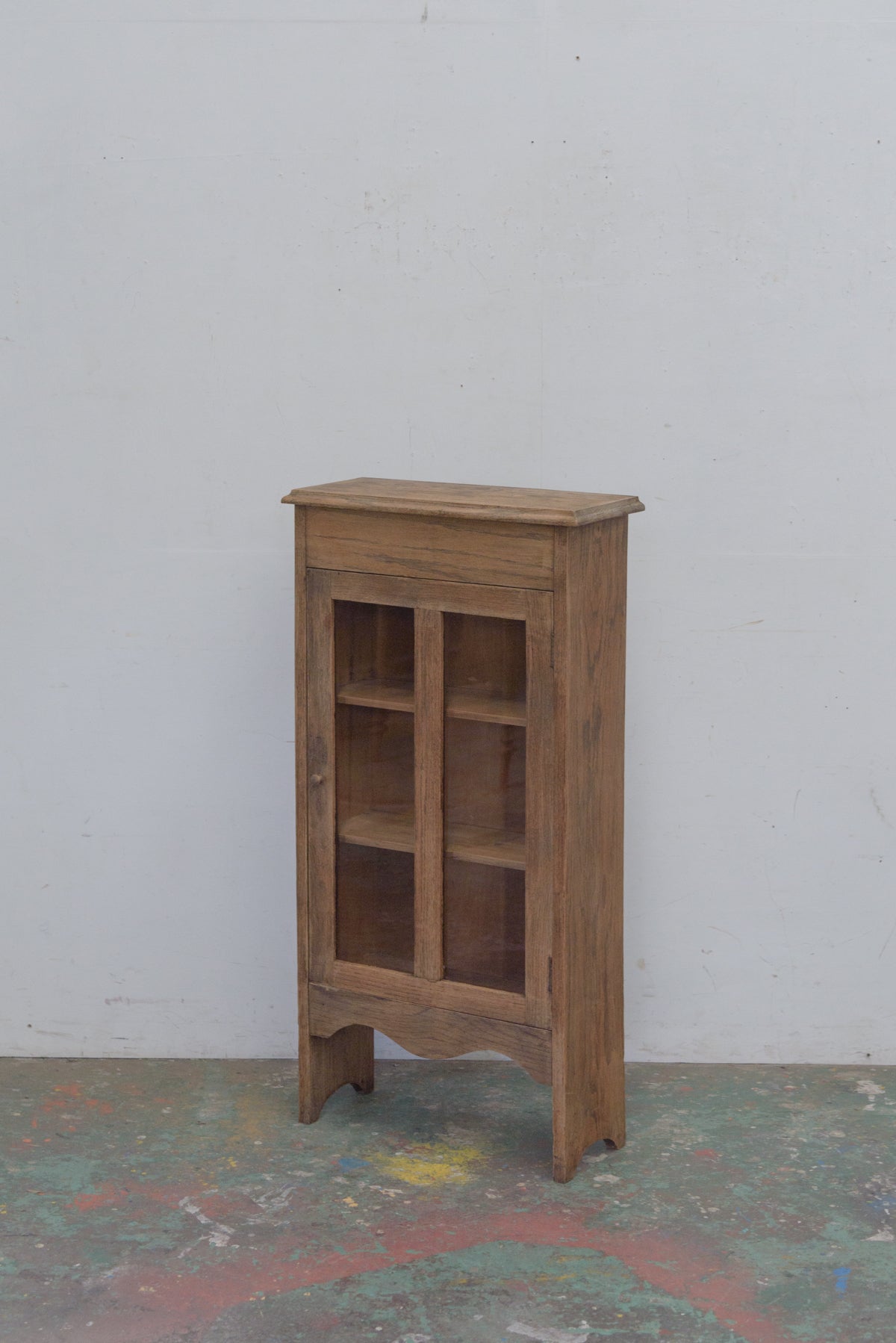 #9426 glass cabinet