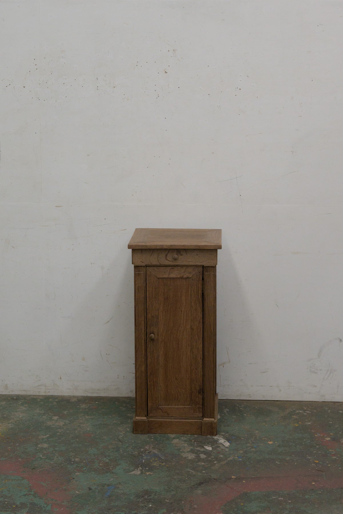 #0178 cabinet
