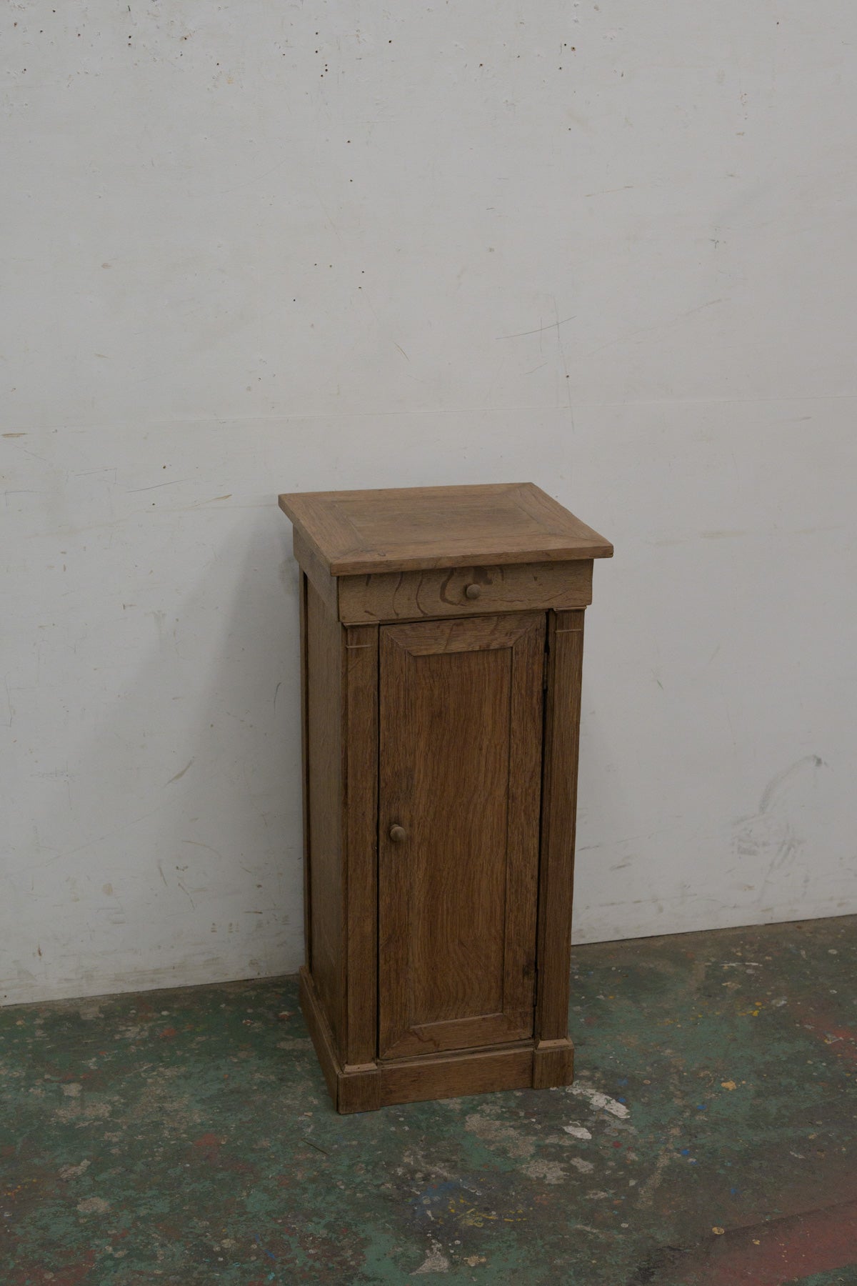 #0178 cabinet
