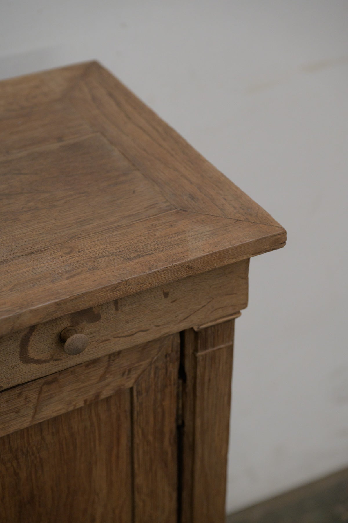 #0178 cabinet