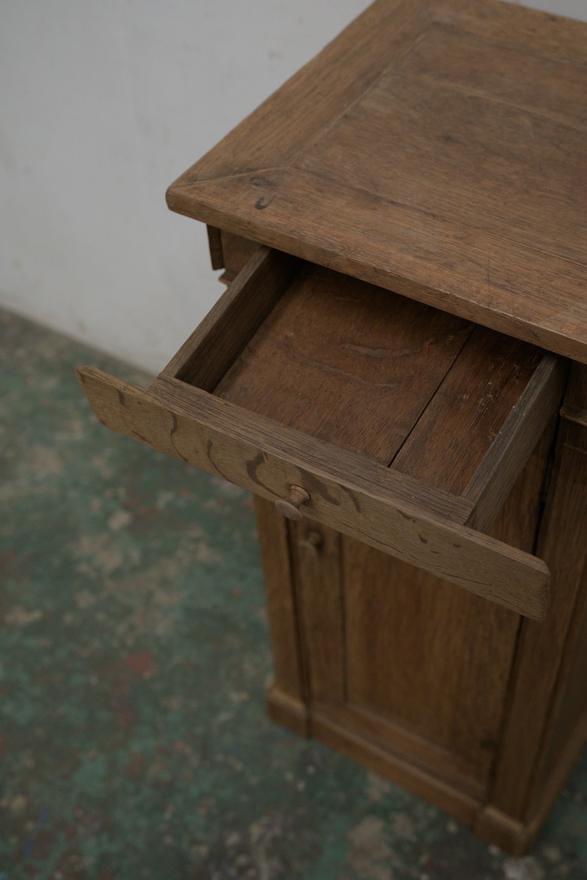 #0178 cabinet