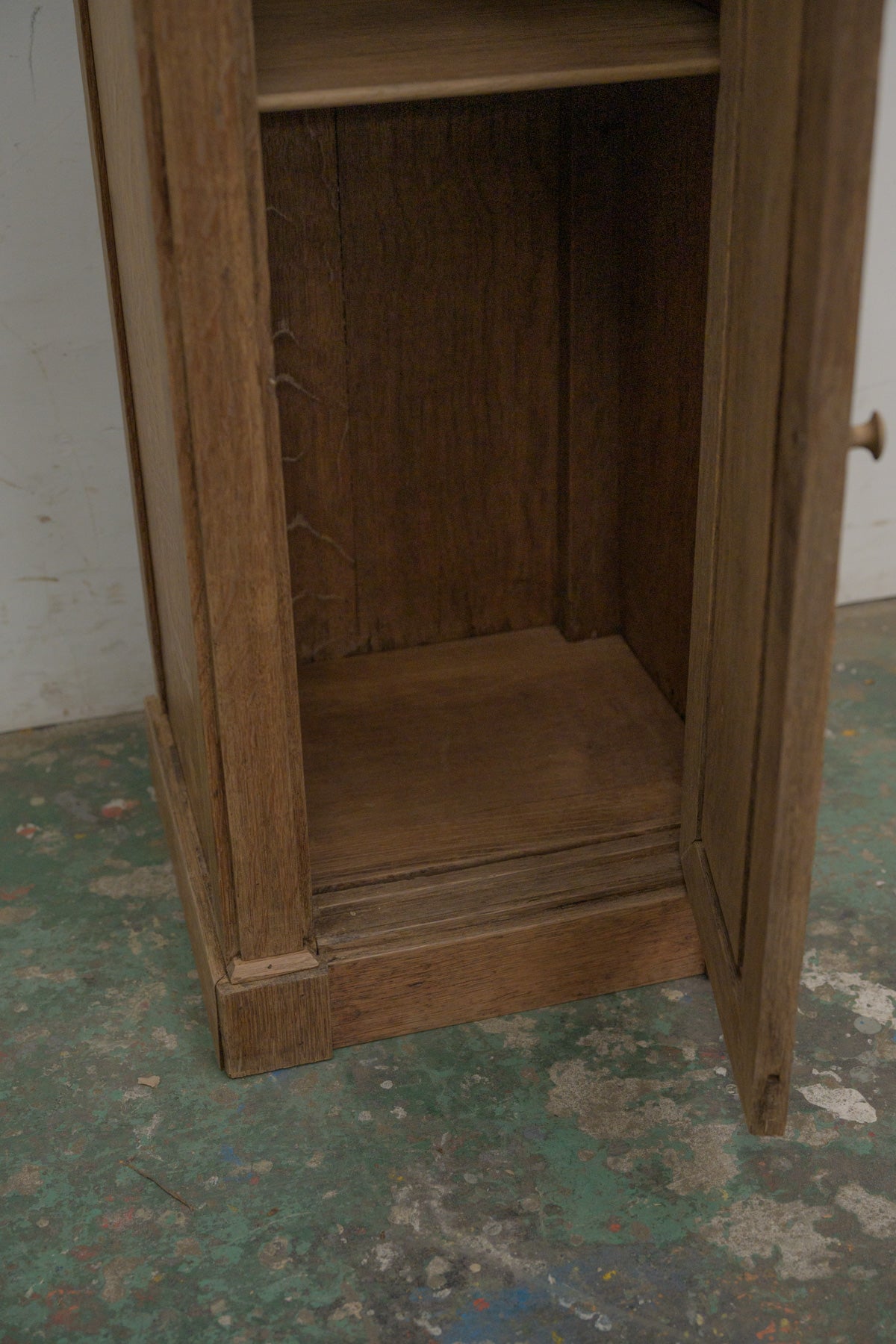 #0178 cabinet