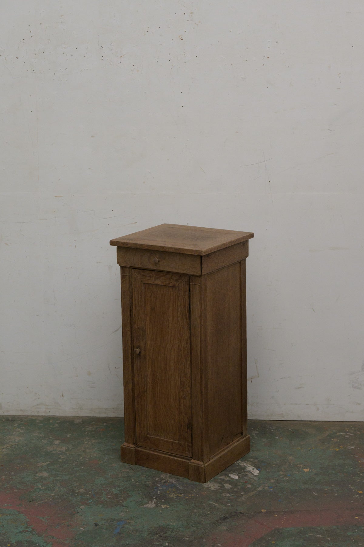 #0178 cabinet