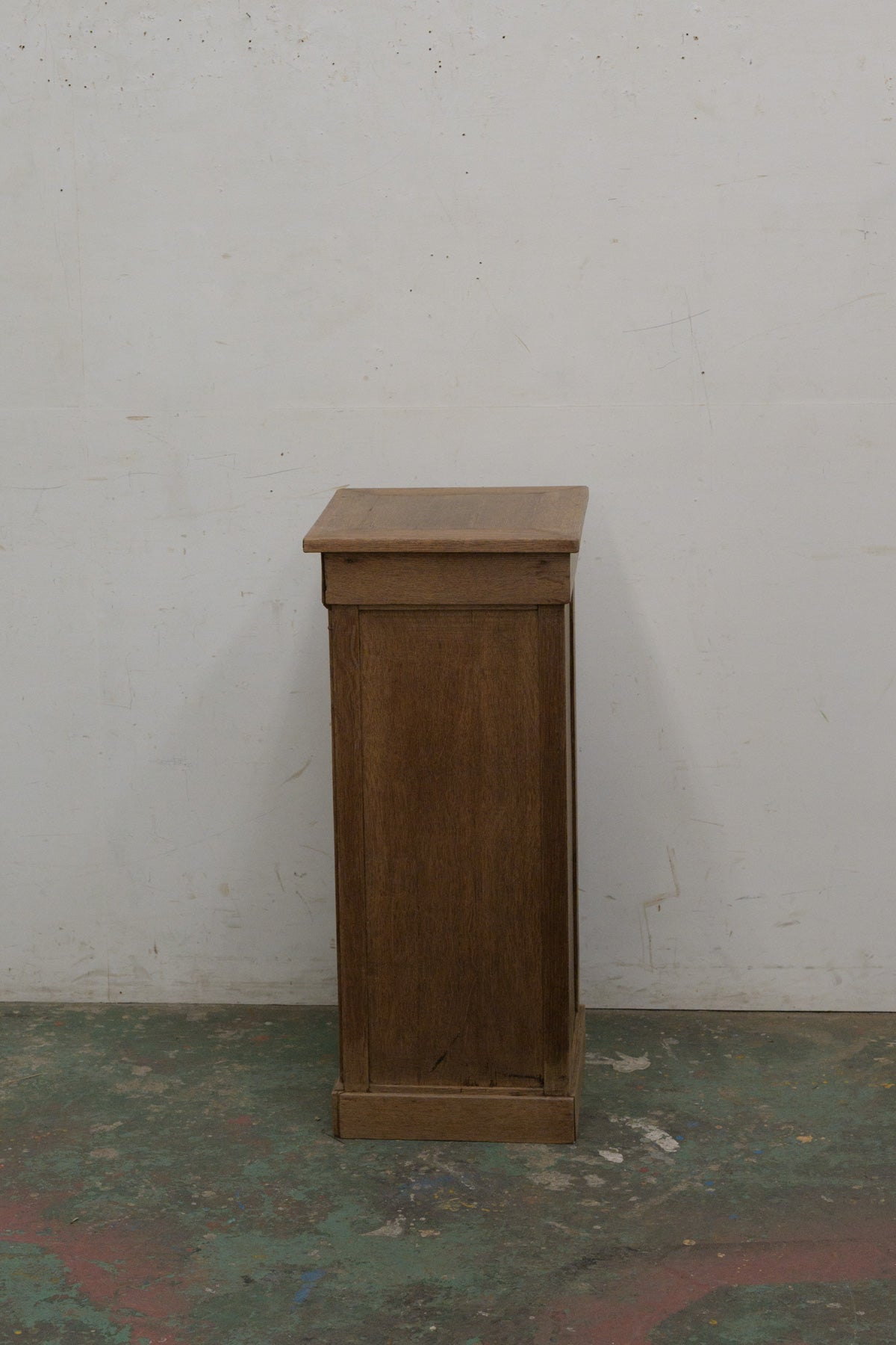 #0178 cabinet