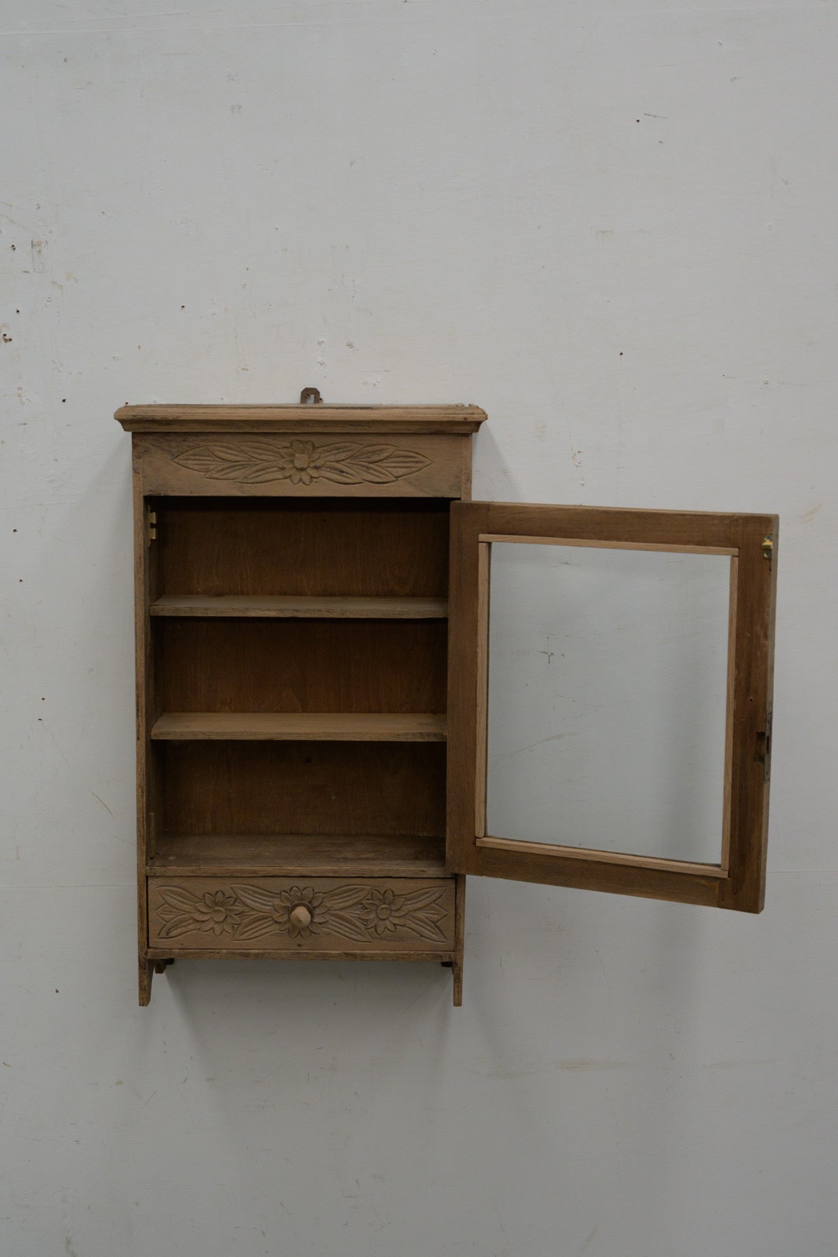 #5265 small cabinet