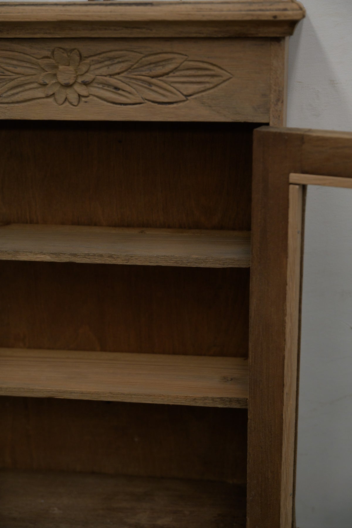 #5265 small cabinet
