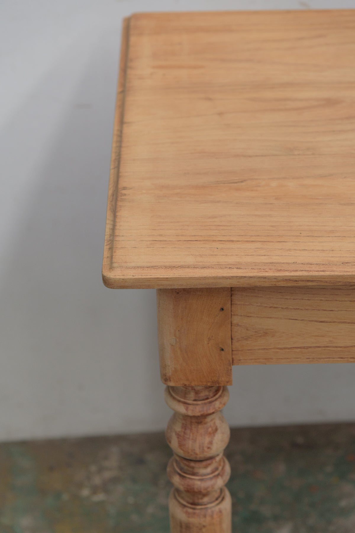 #9433 table