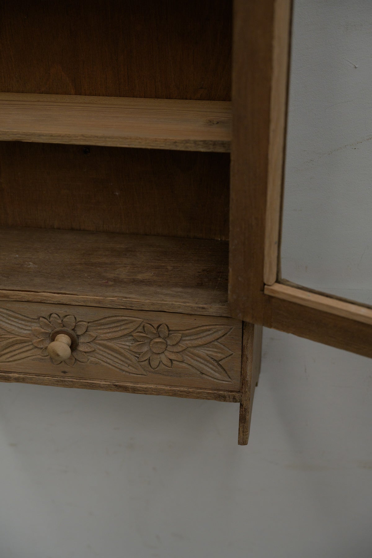#5265 small cabinet