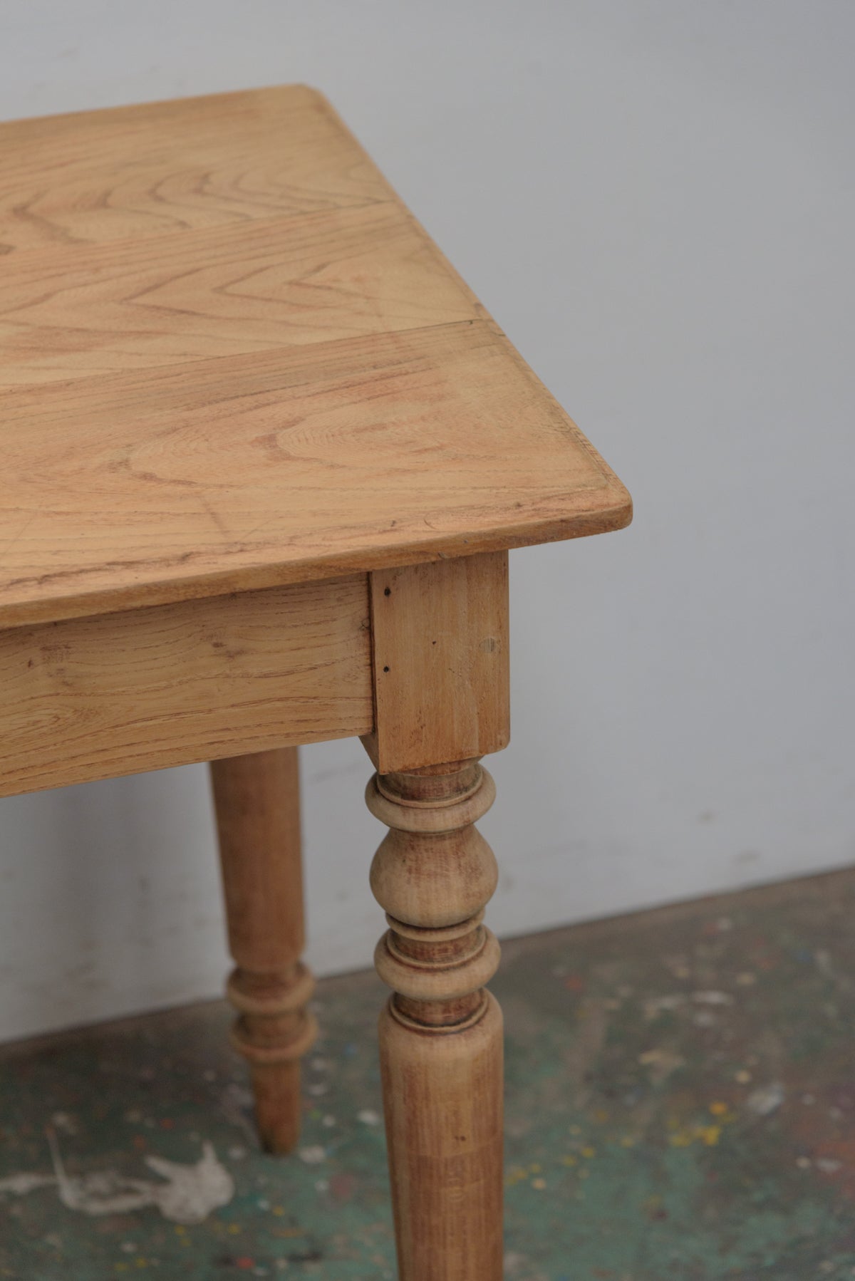 #9433 table