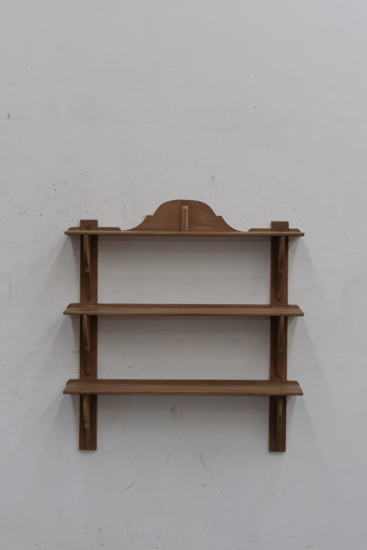 #0053 shelf