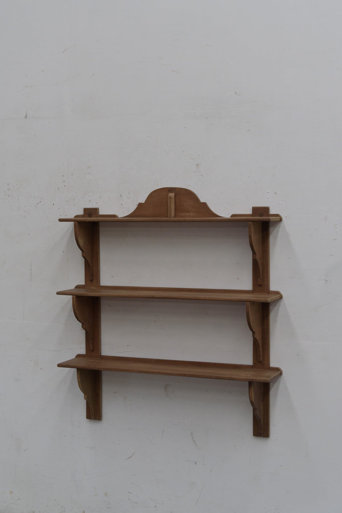 #0053 shelf