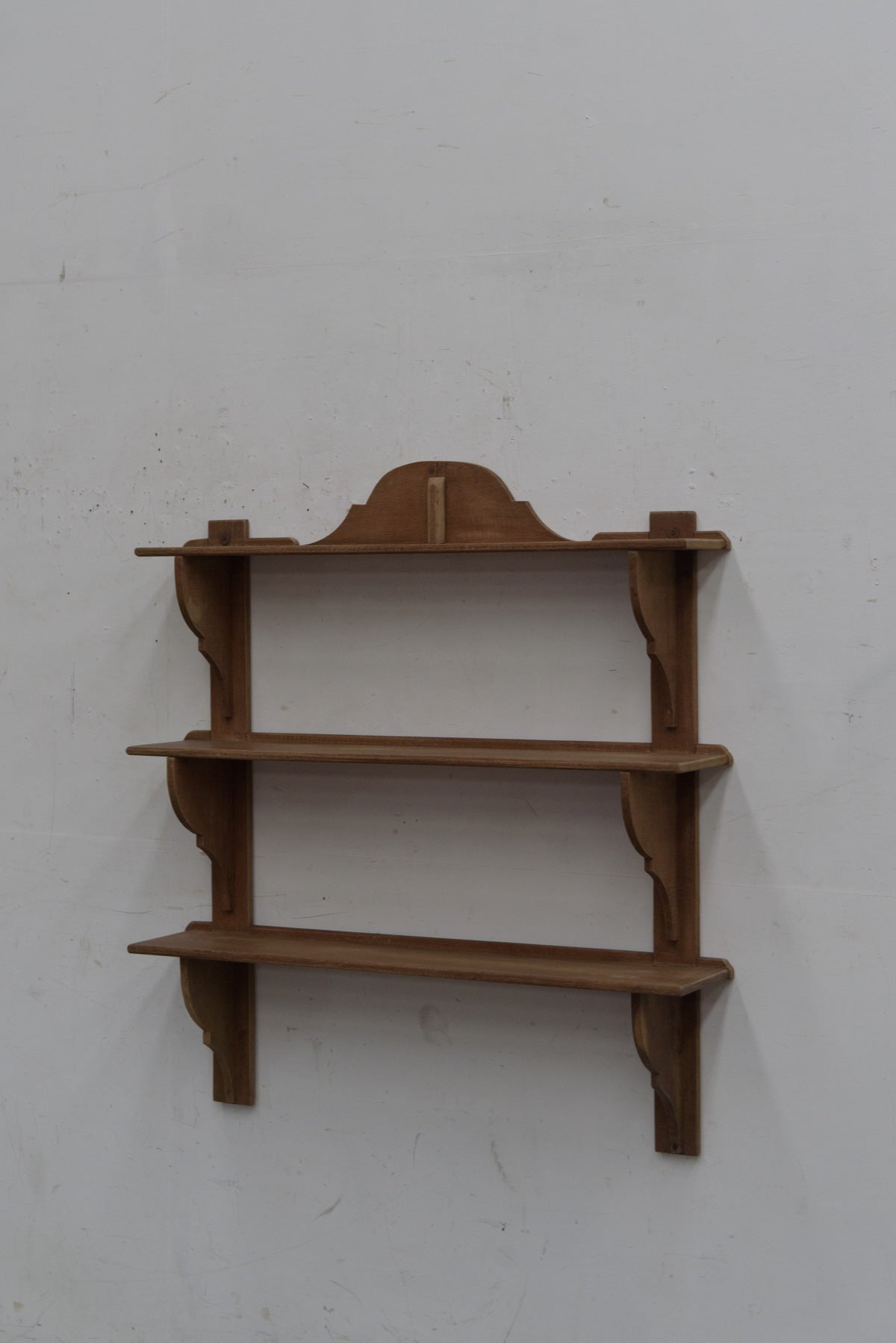 #0053 shelf