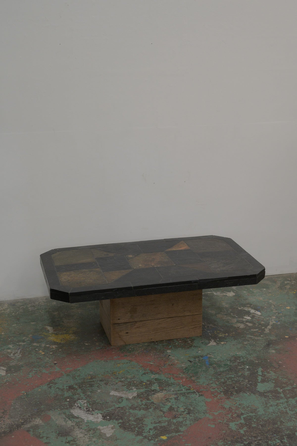 #0678 coffee table