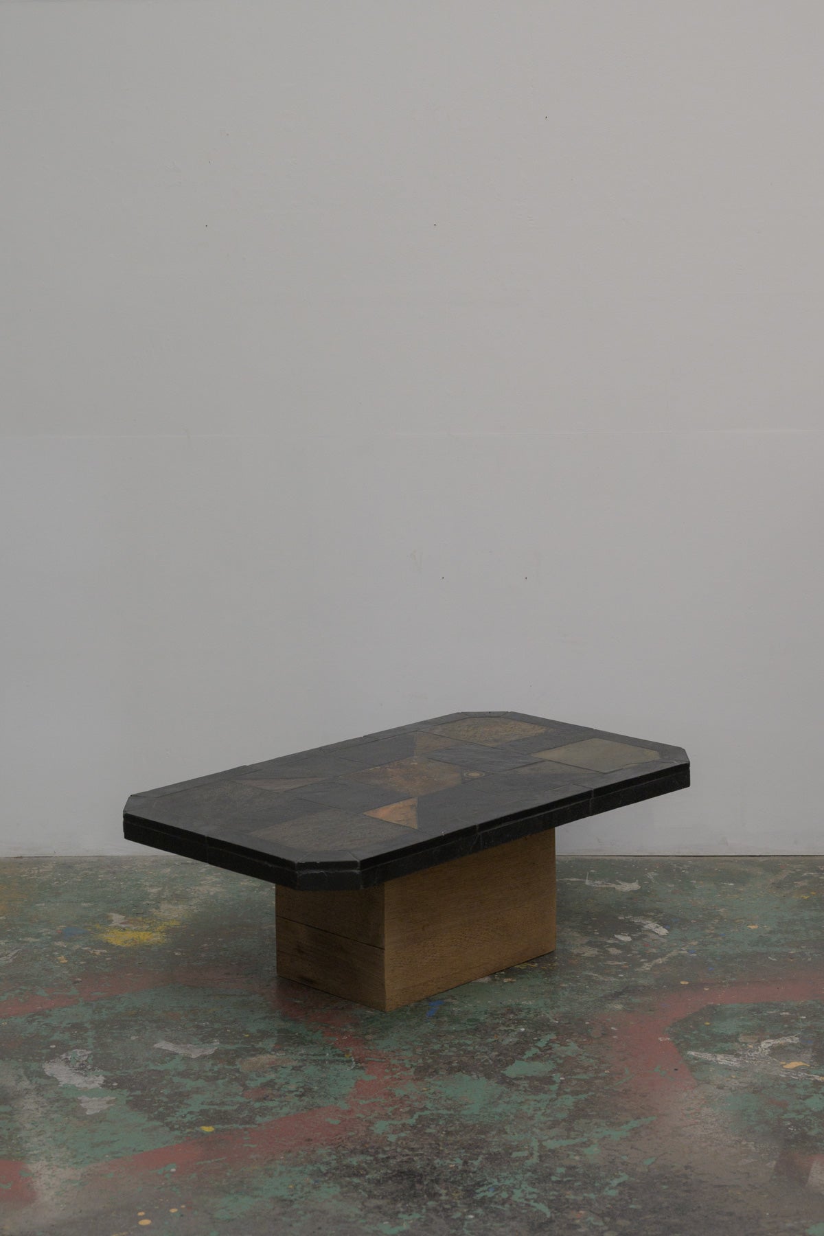 #0678 coffee table