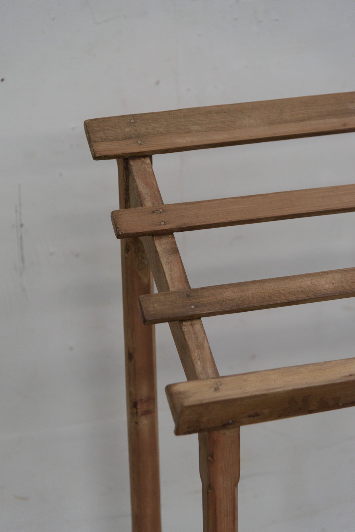 #0064 menu stand