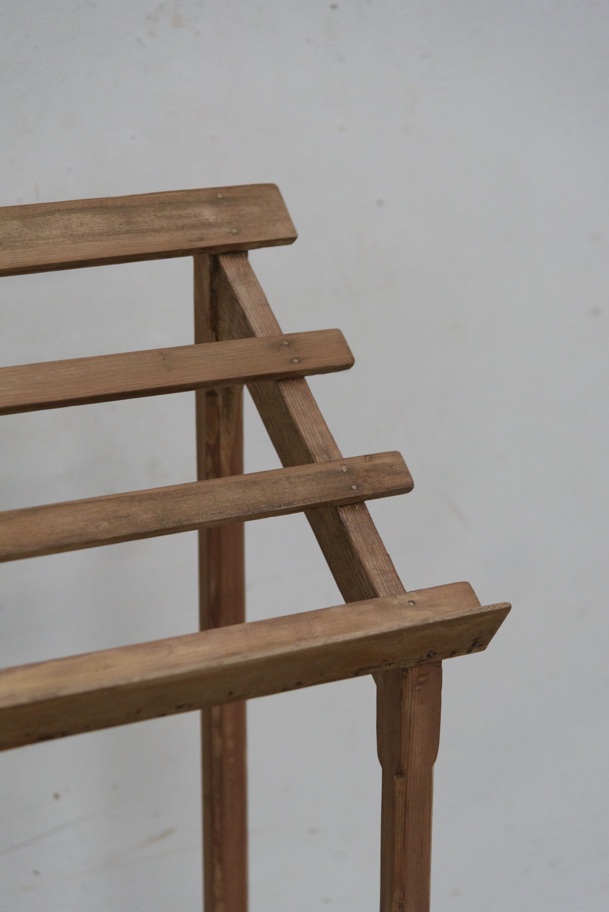 #0064 menu stand