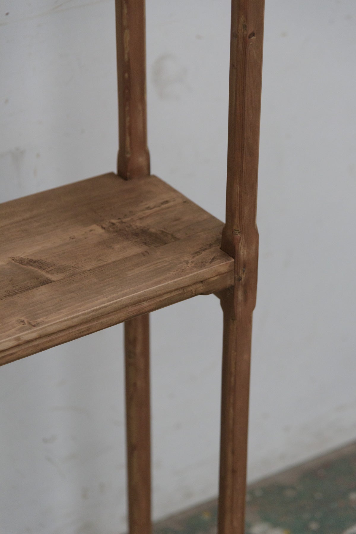 #0064 menu stand