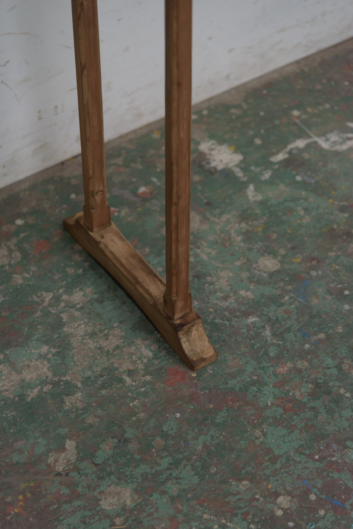 #0064 menu stand