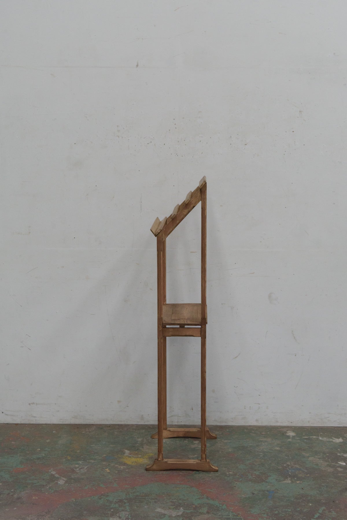 #0064 menu stand