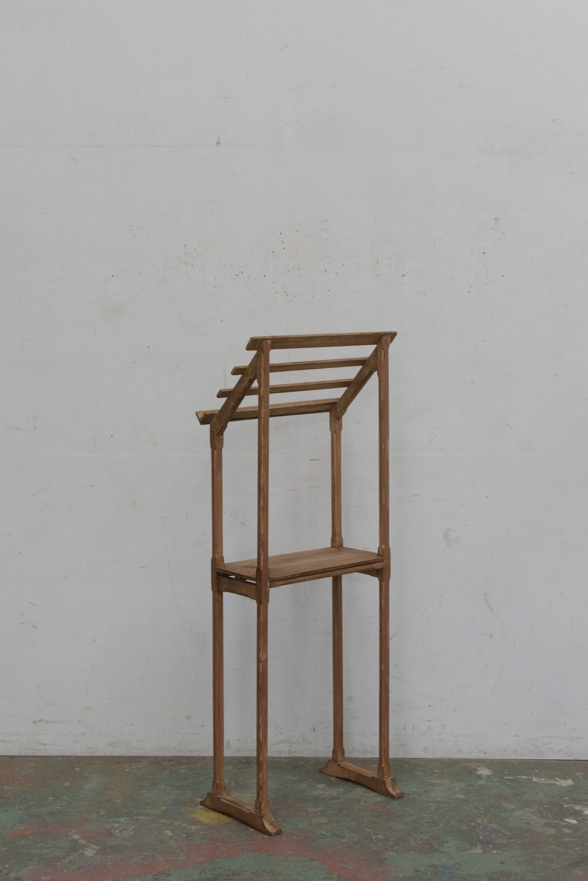 #0064 menu stand