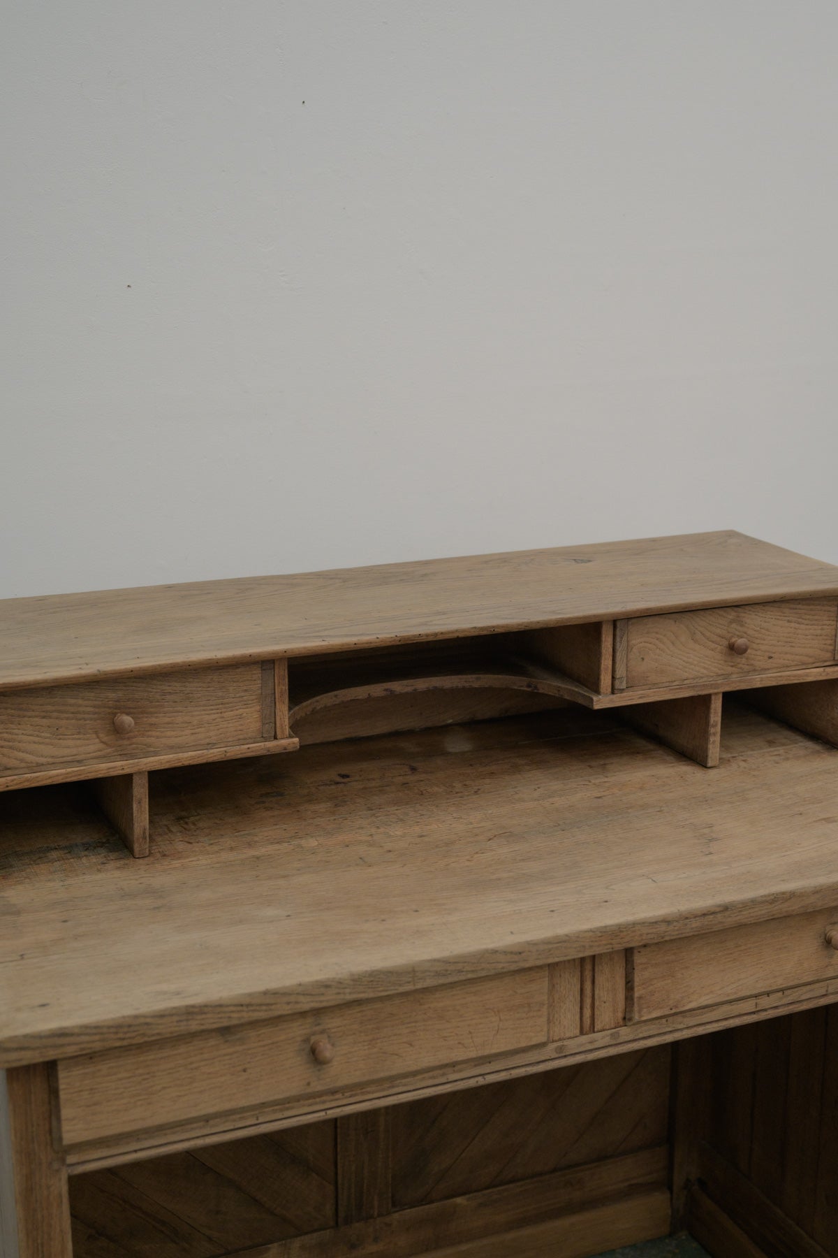 #0682 desk counter