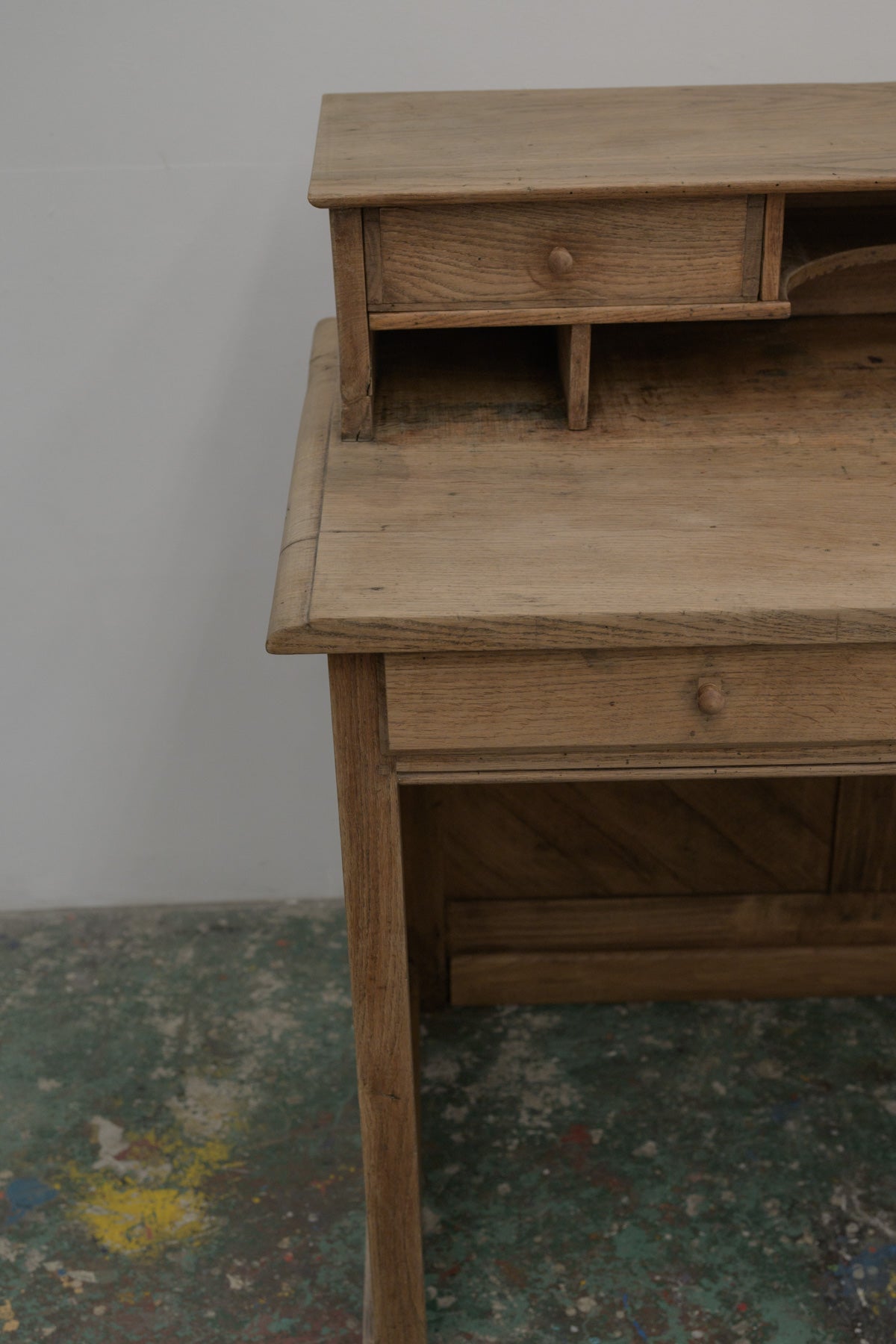 #0682 desk counter