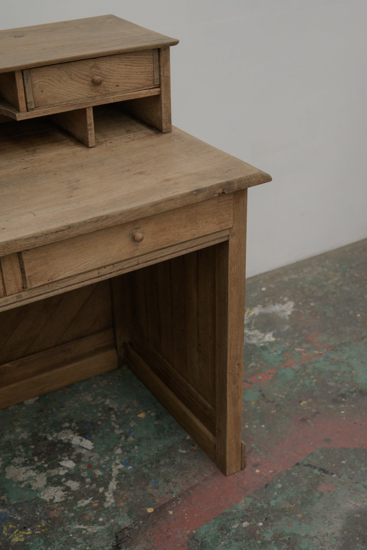 #0682 desk counter