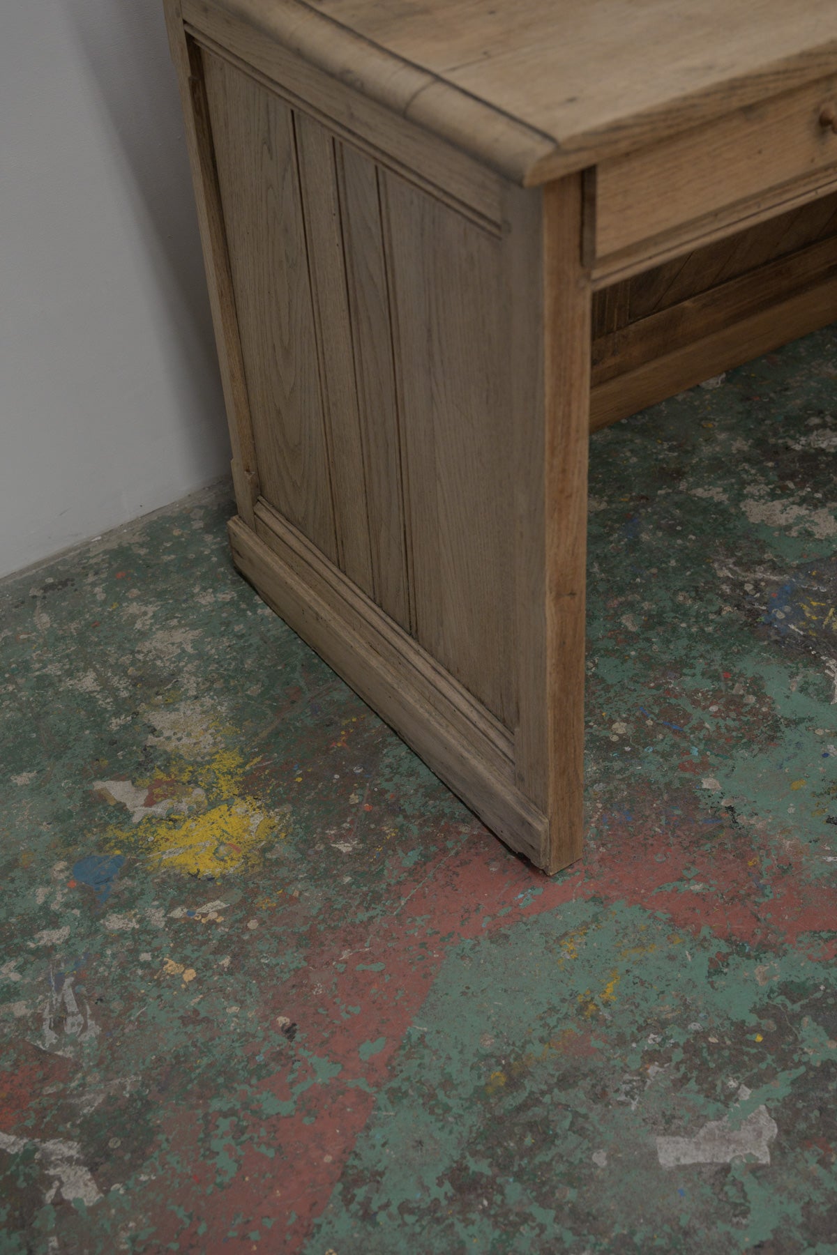 #0682 desk counter