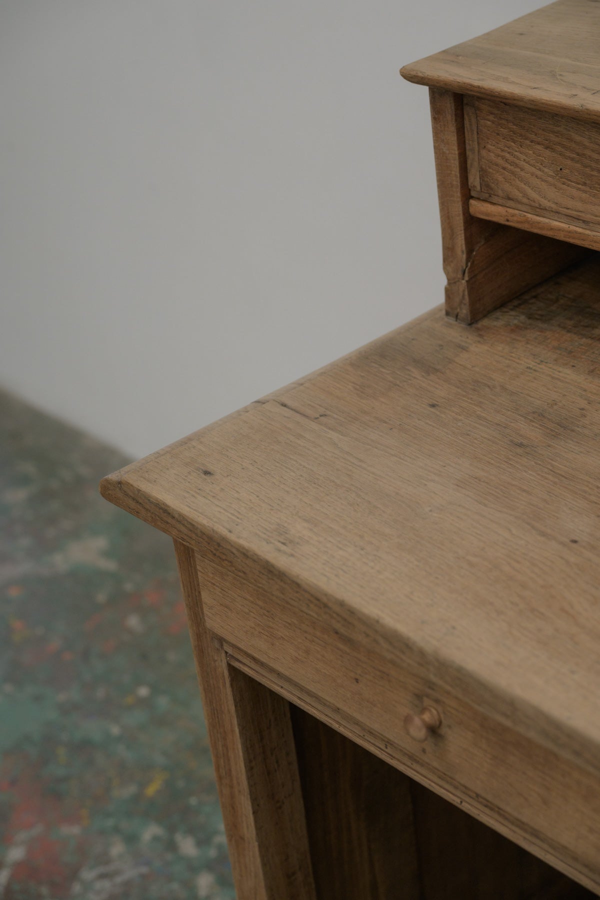 #0682 desk counter