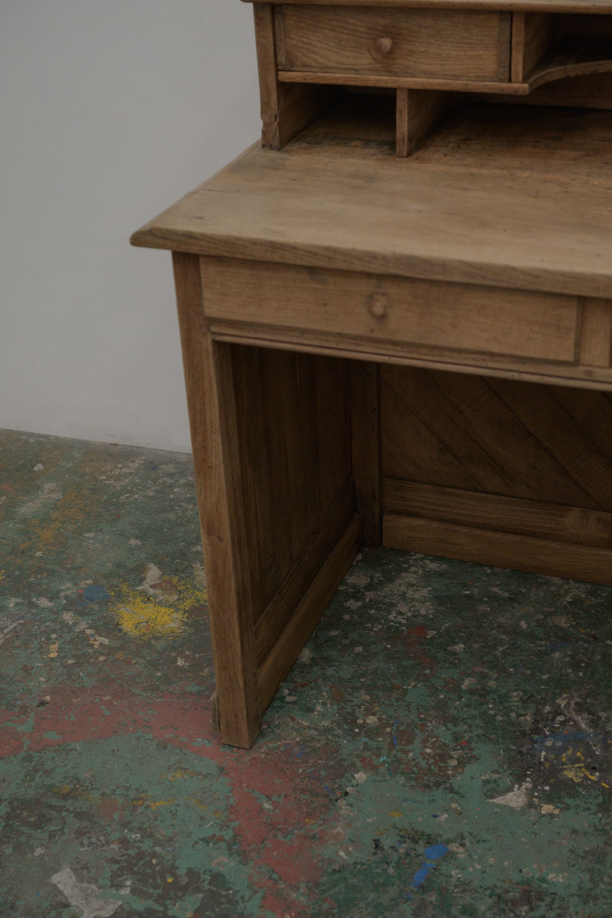 #0682 desk counter