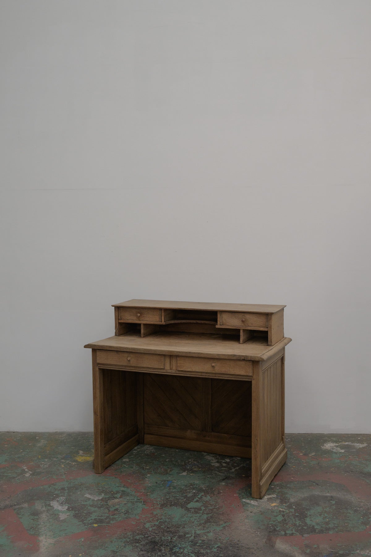 #0682 desk counter