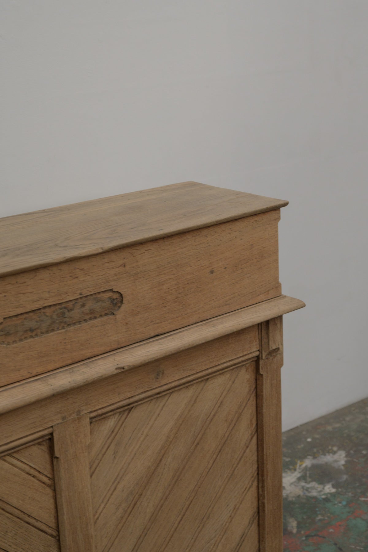 #0682 desk counter
