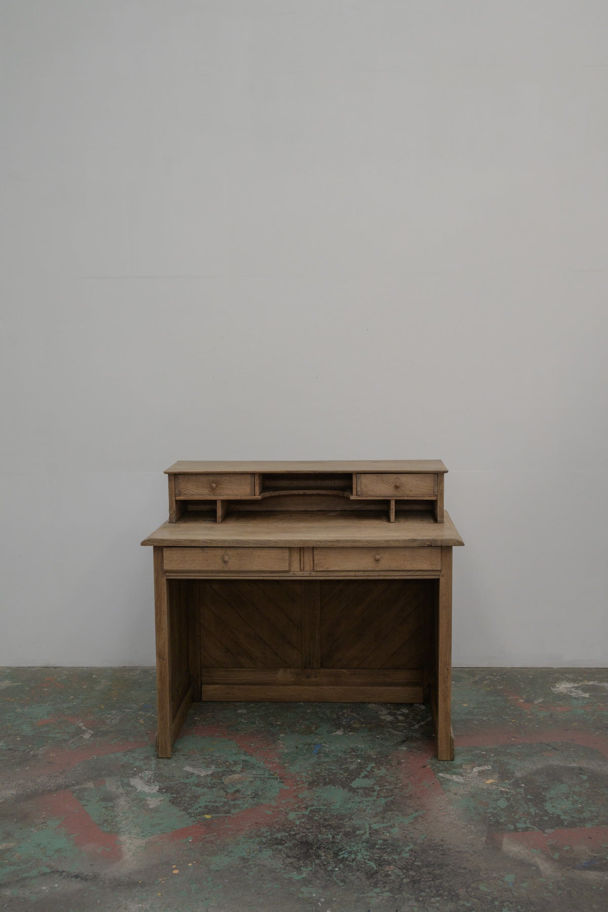 #0682 desk counter