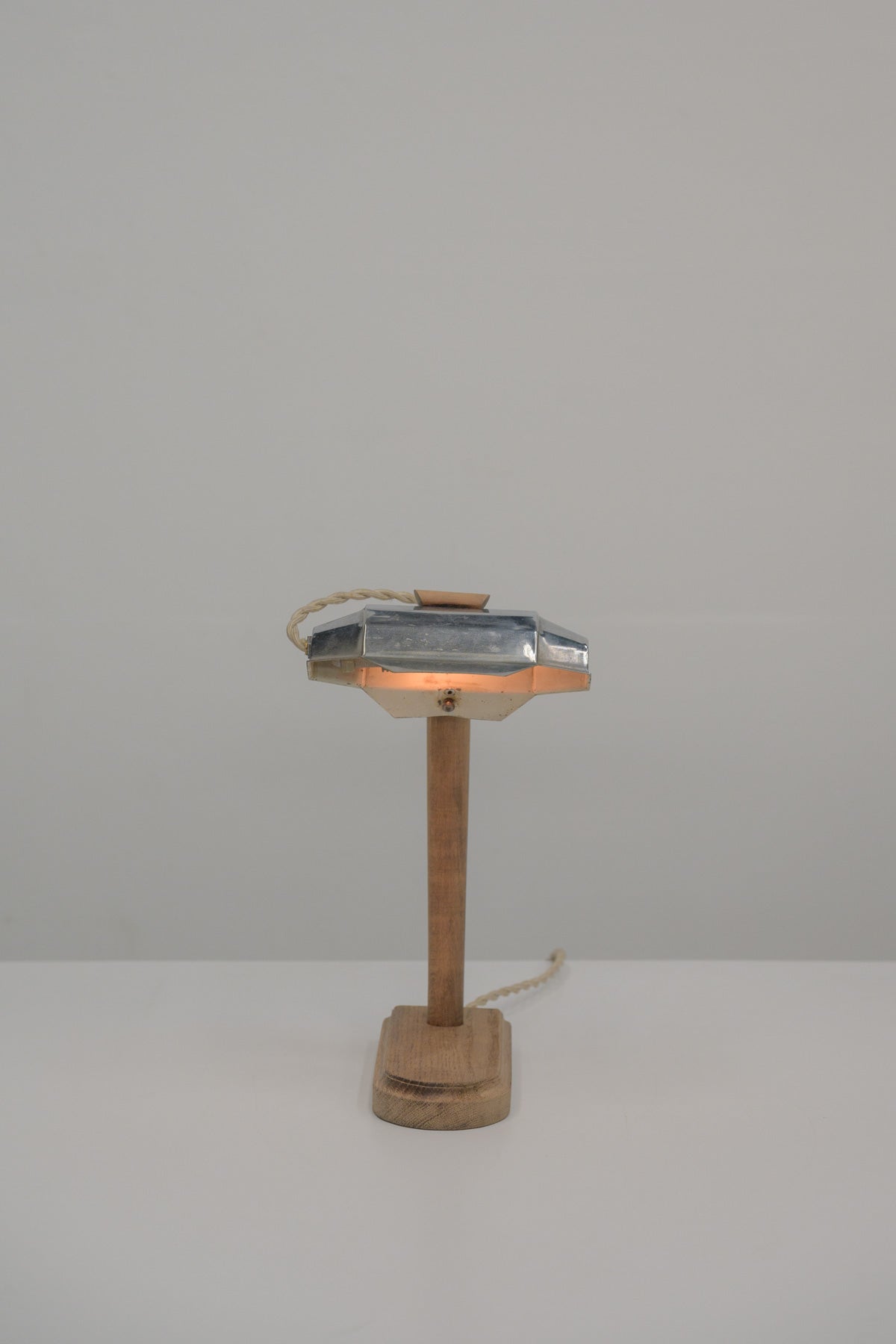 #0683 desk lamp