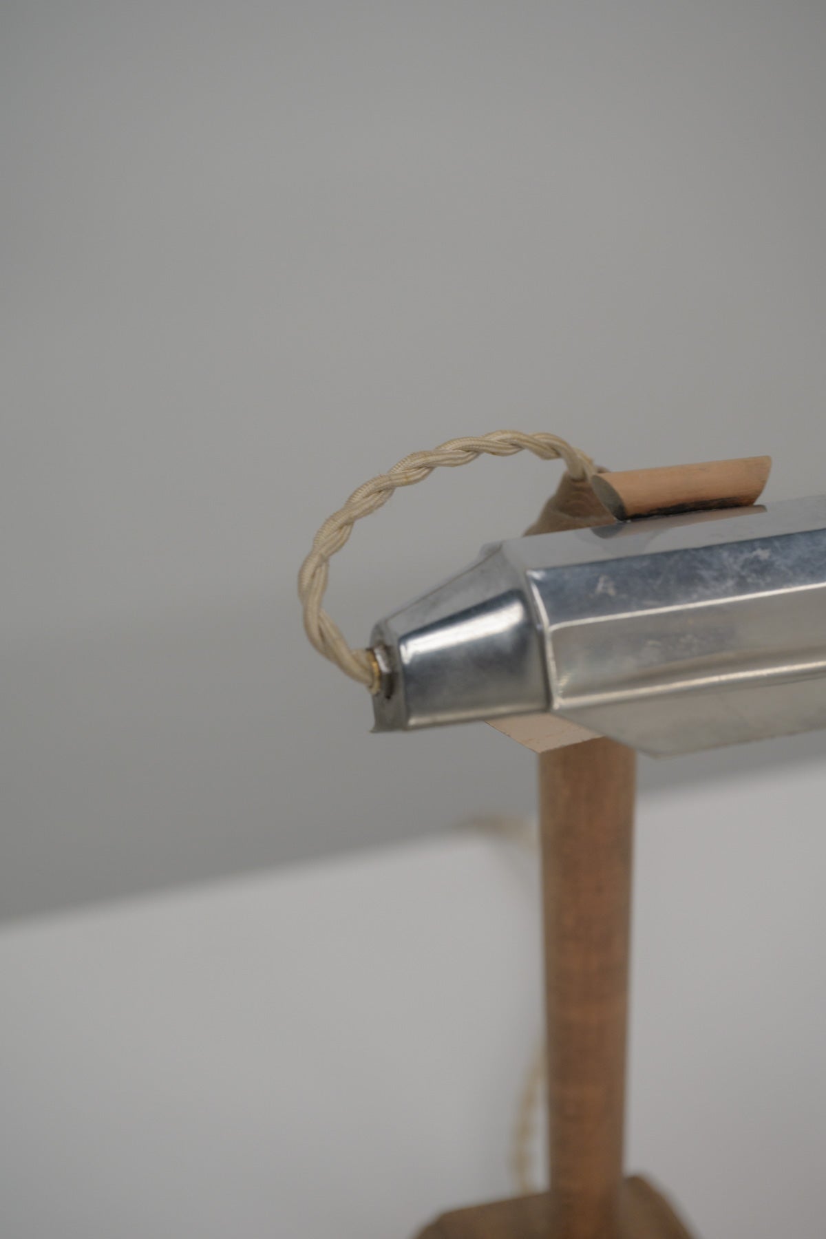 #0683 desk lamp