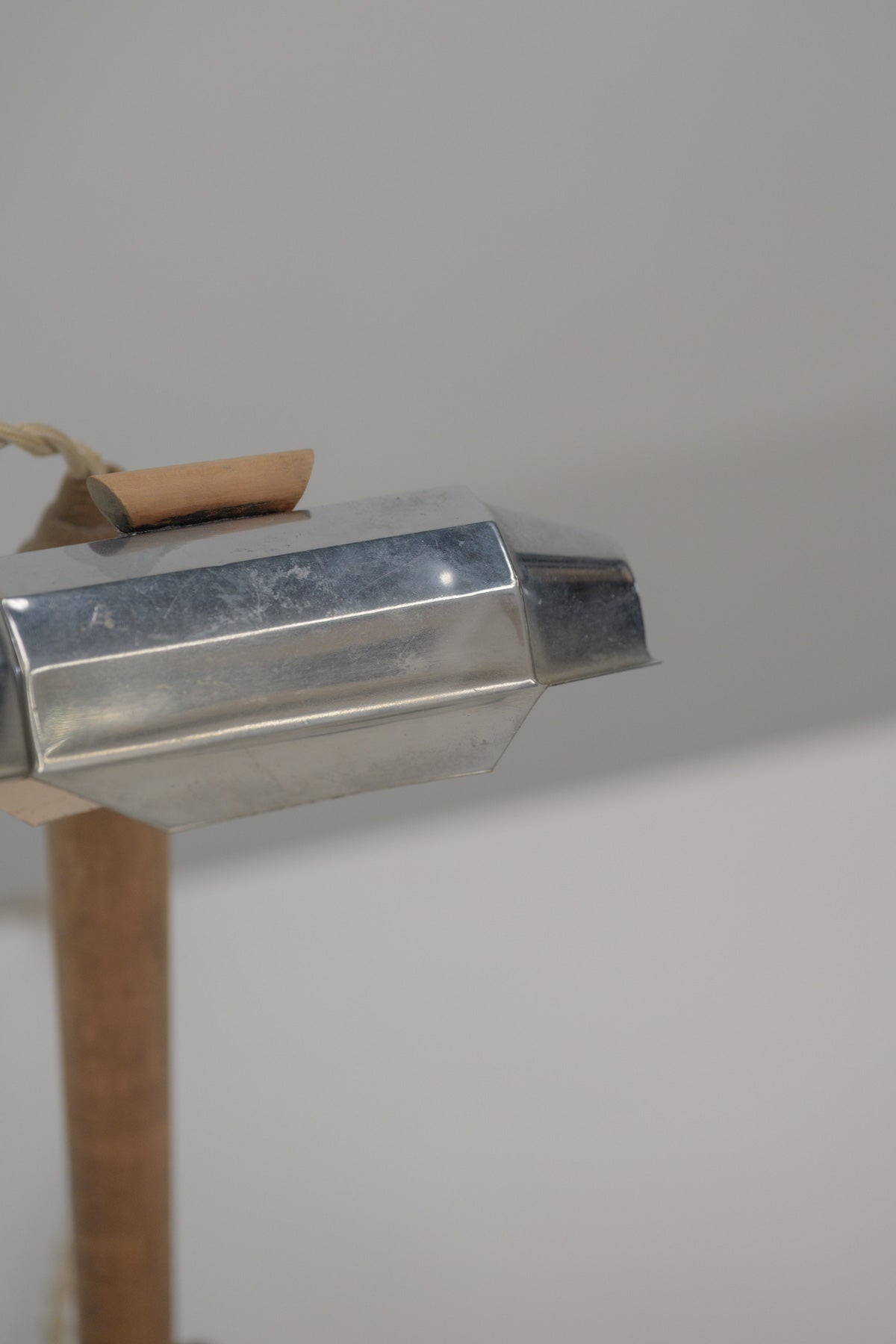 #0683 desk lamp