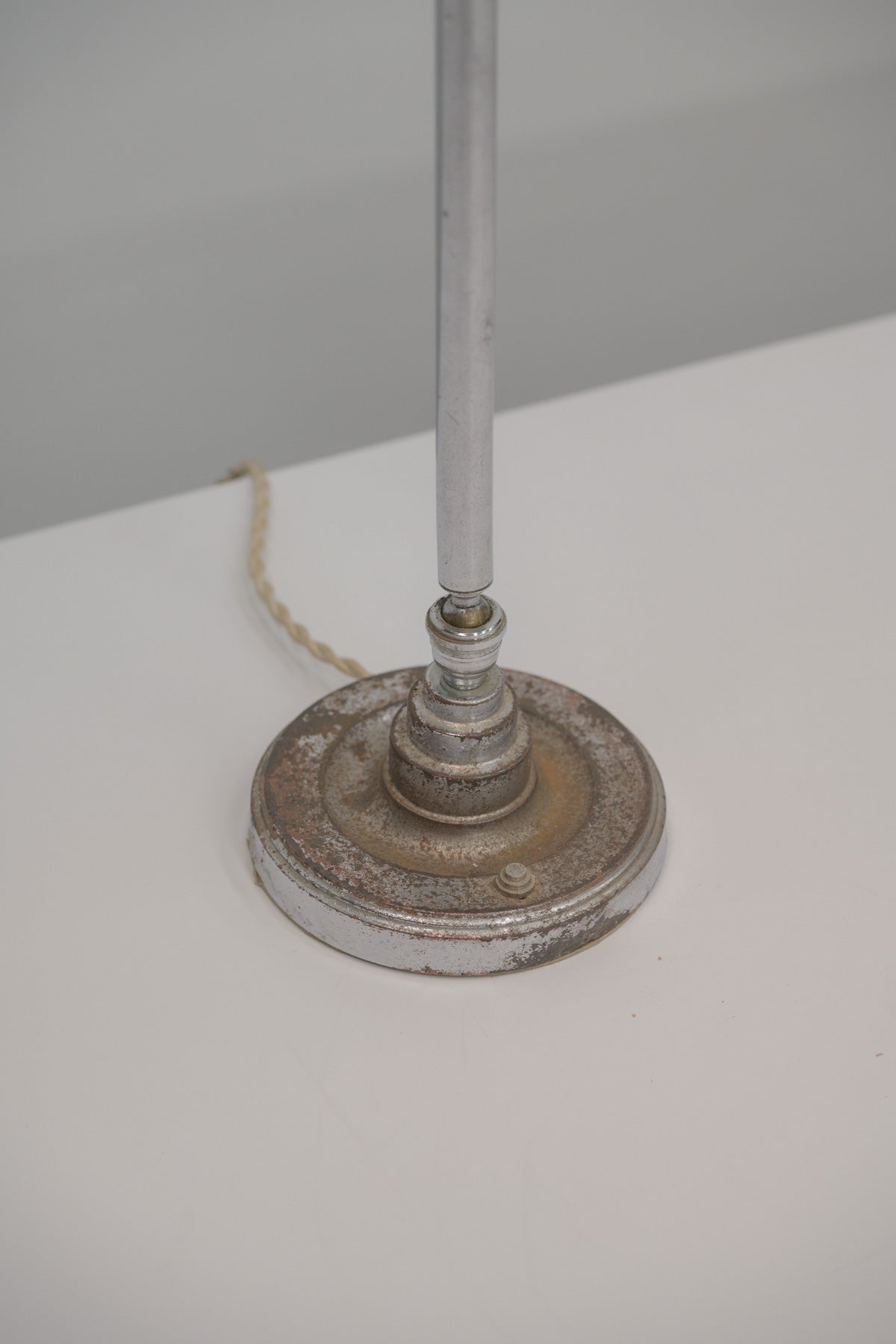 #0684 desk lamp