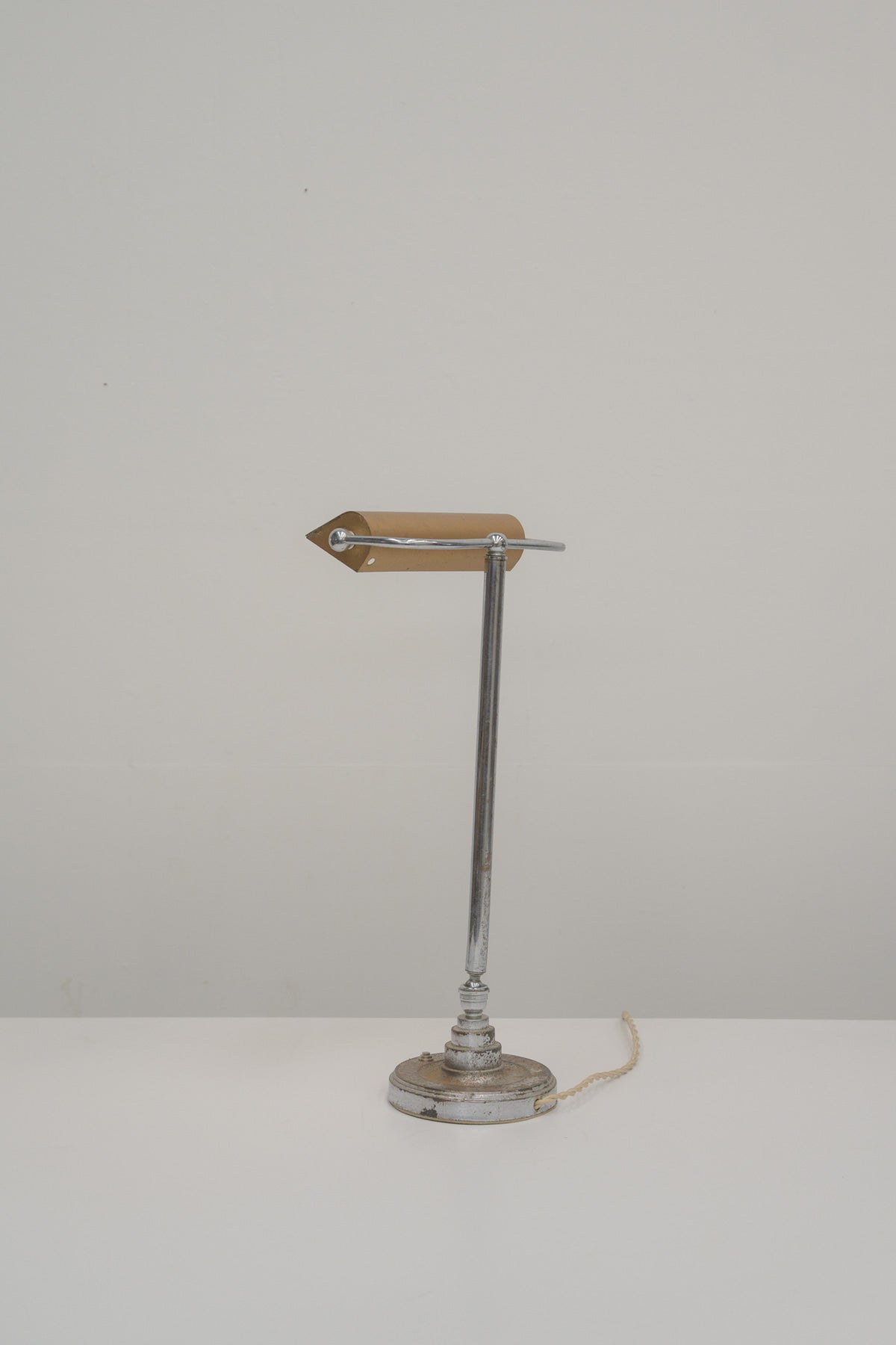 #0684 desk lamp
