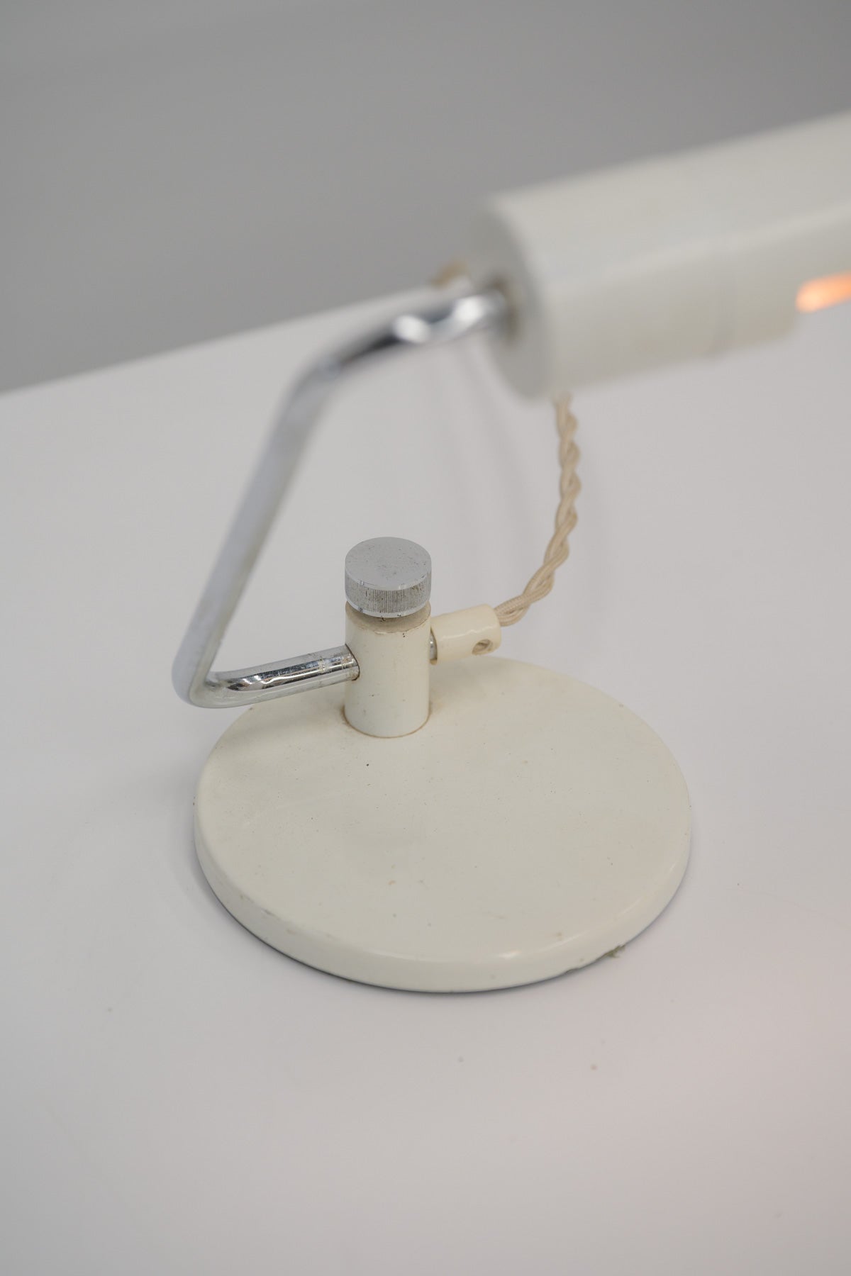 #0685 desk lamp