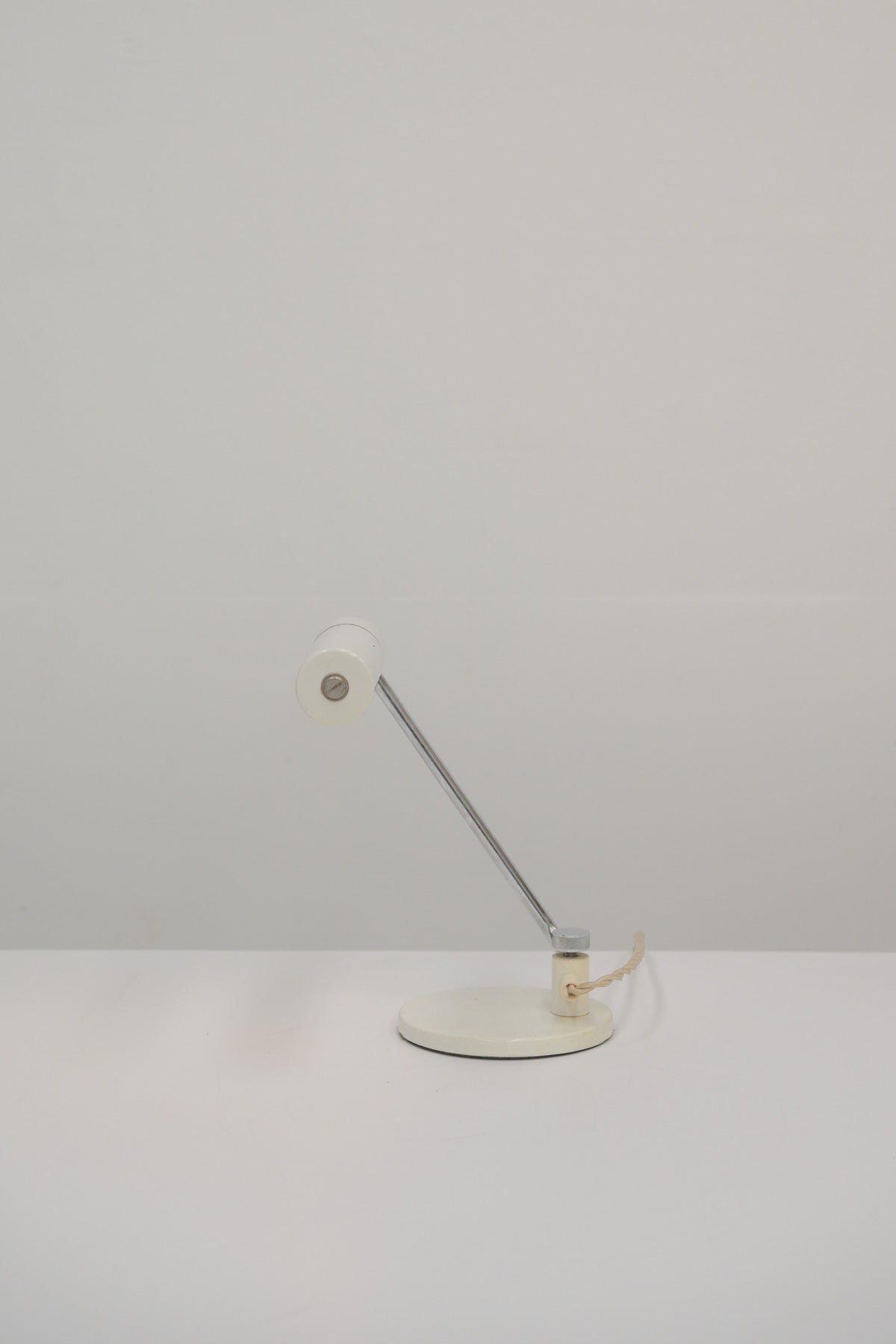 #0685 desk lamp