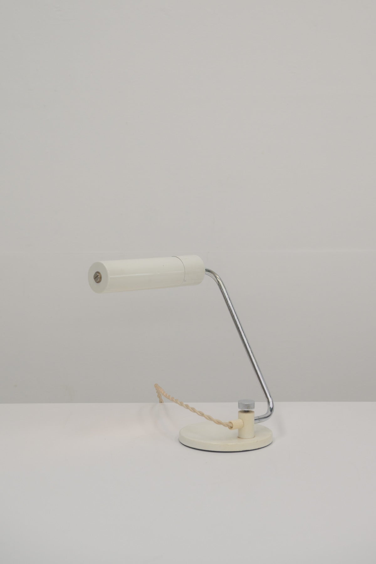 #0685 desk lamp
