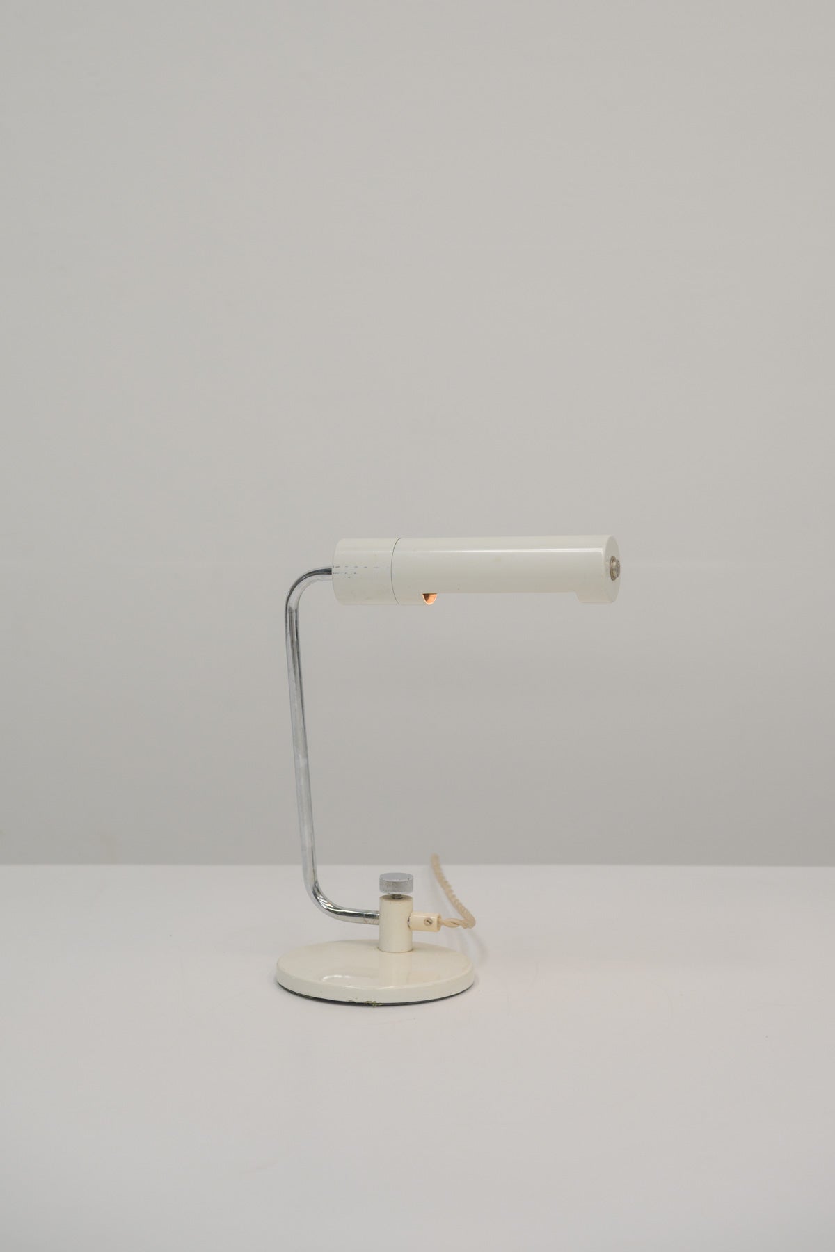 #0685 desk lamp